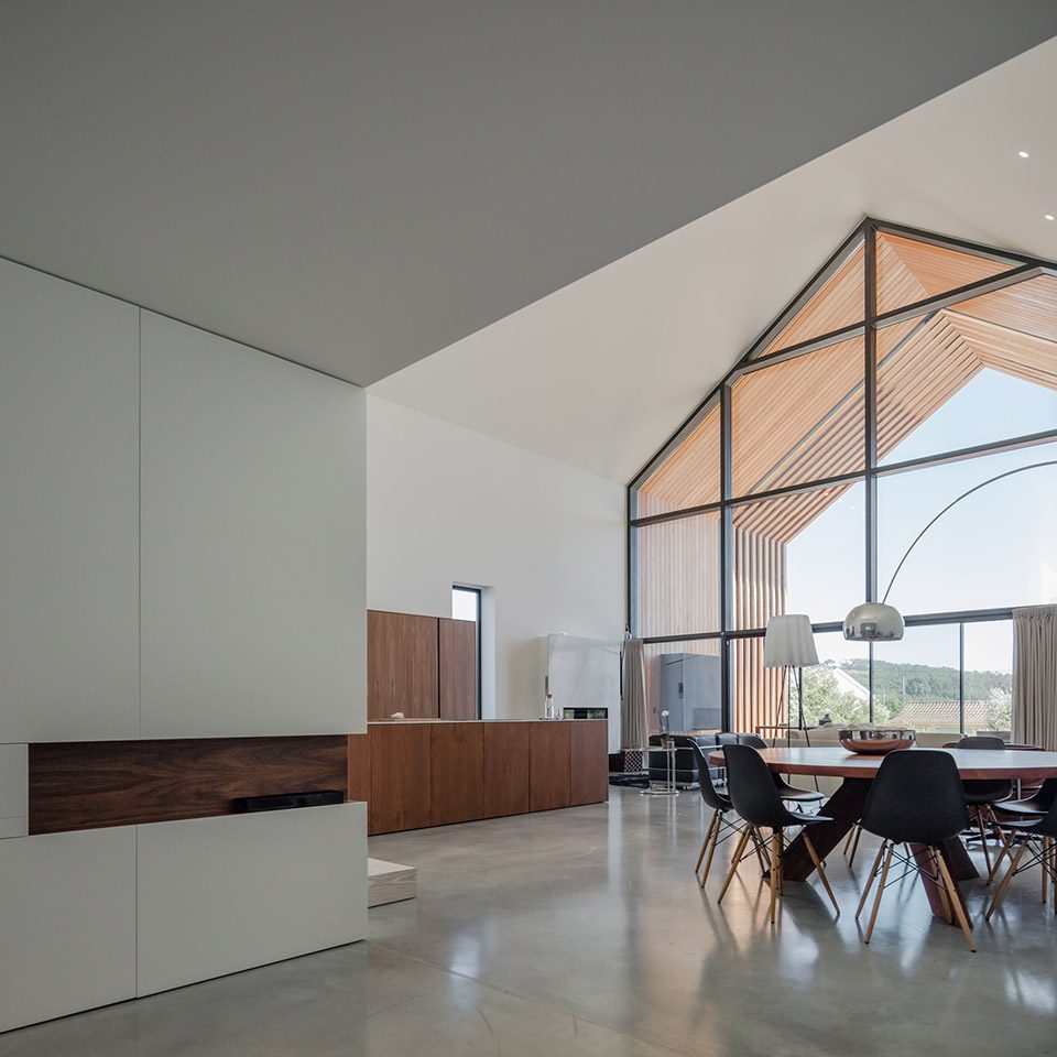 House in Ourém By Filipe Saraiva Arquitectos