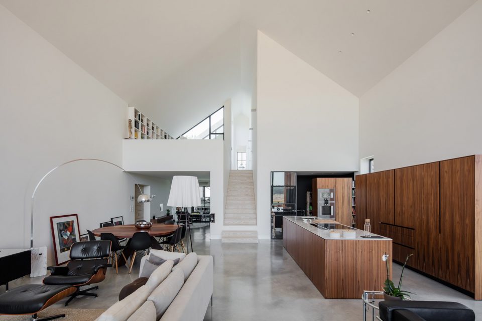 House in Ourém By Filipe Saraiva Arquitectos