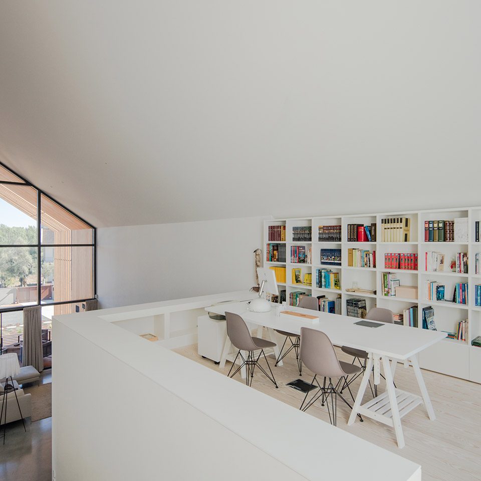 House in Ourém By Filipe Saraiva Arquitectos