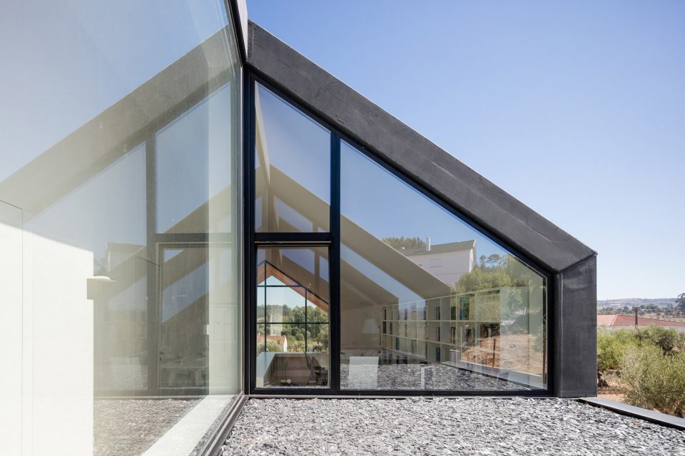 House in Ourém By Filipe Saraiva Arquitectos