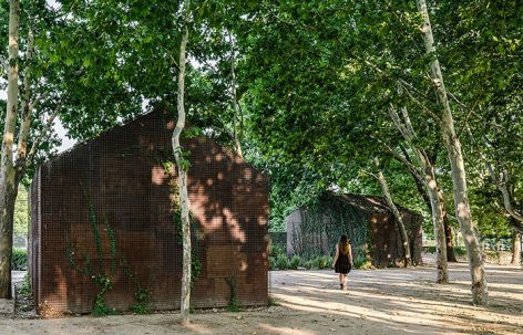 马德里网球学校后勤建筑 / BETA.ø architecture office