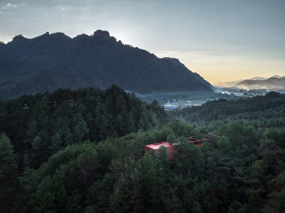 Longhouse among pine trees By Wuyang Architecture