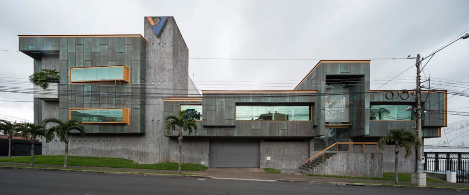 Van der Laat Jiménez Headquarters Building by FORO ARQUITECTOS