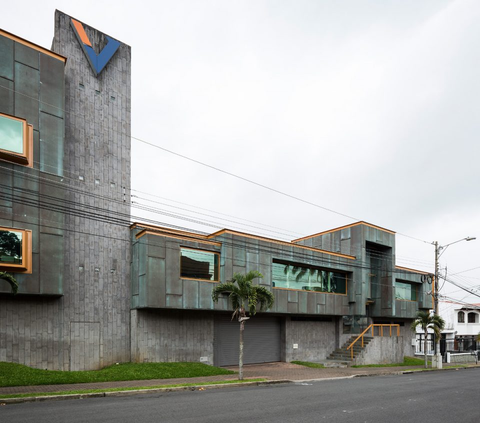Van der Laat Jiménez Headquarters Building by FORO ARQUITECTOS