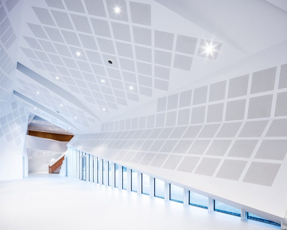 Congress Center Of Haute Saintonge by Tetrarc Architectes
