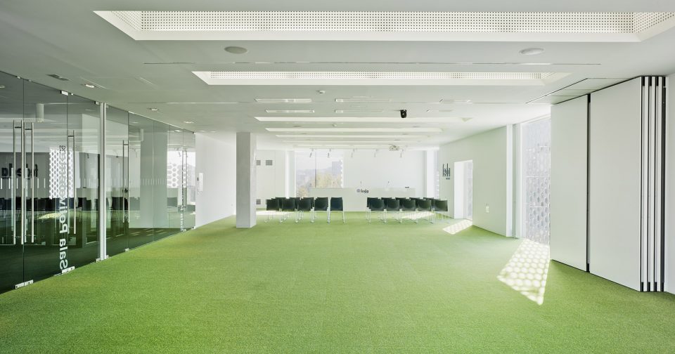 FEDA Confederation of Employers of Albacete Headquarters by COR ASOCIADOS ARQUITECTOS