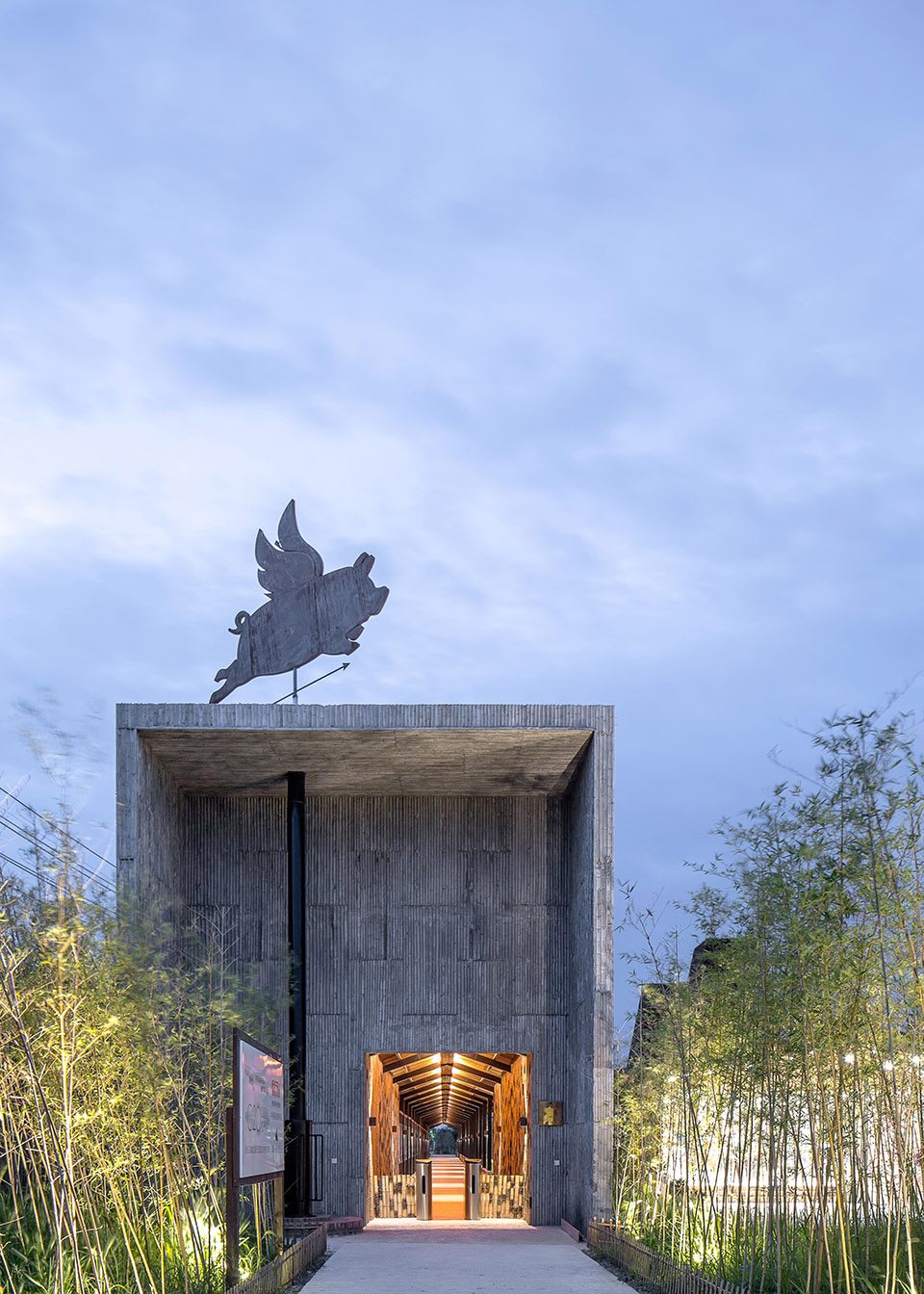 Huateng hog house exhibition hall by Leeko Studio