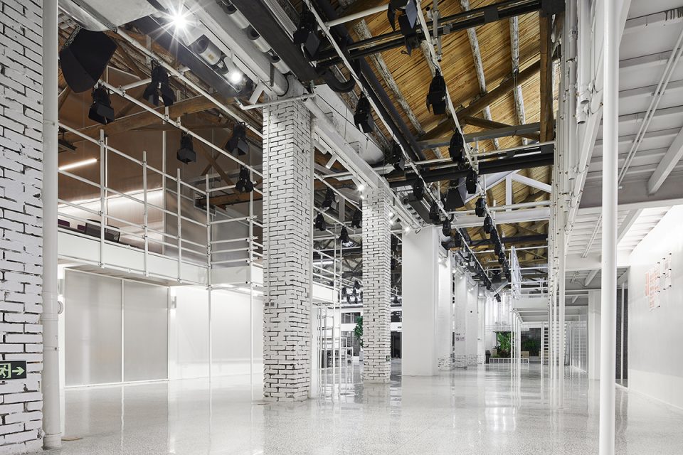 Unfinished Space UOOYAA Office By XCollective Design