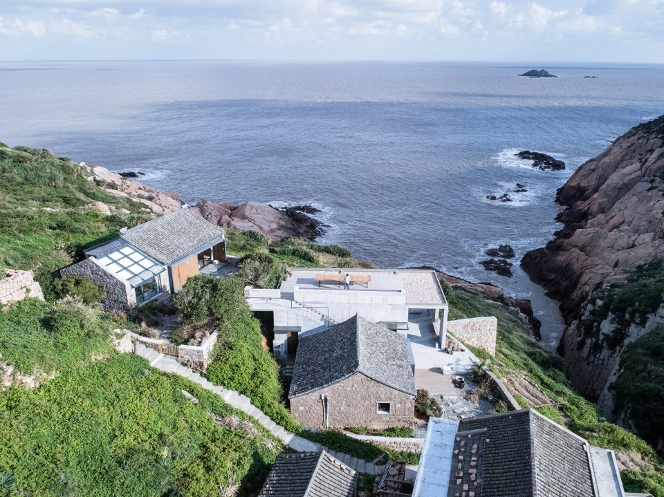 Beach House reconstruction on Zhoushan Islands China by Evolution Design