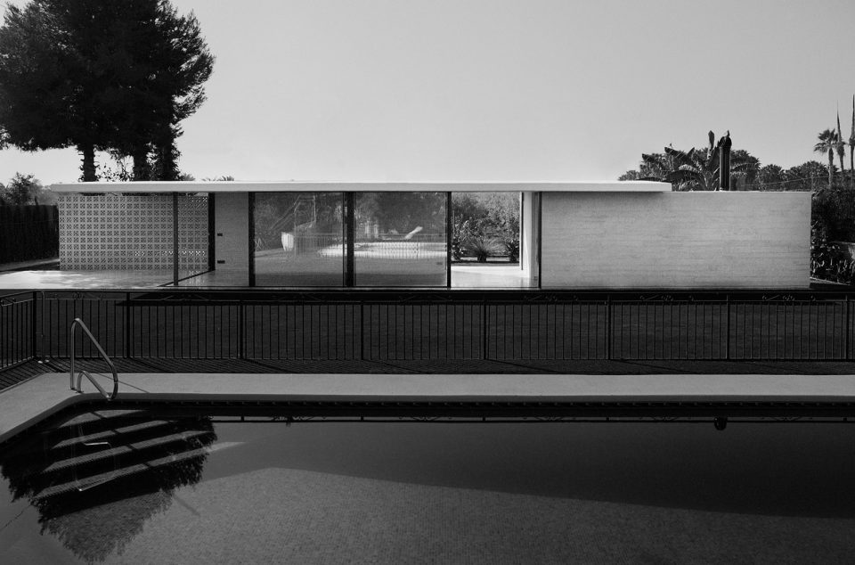 Red pavilion By MESURA