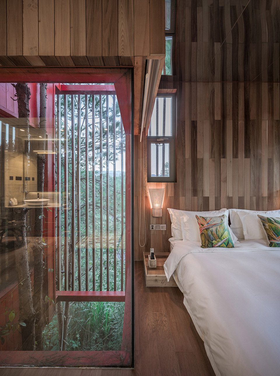 Longhouse among pine trees By Wuyang Architecture