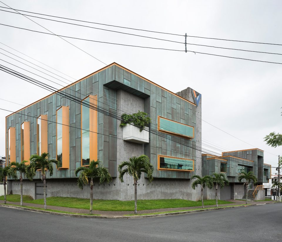 Van der Laat Jiménez Headquarters Building by FORO ARQUITECTOS