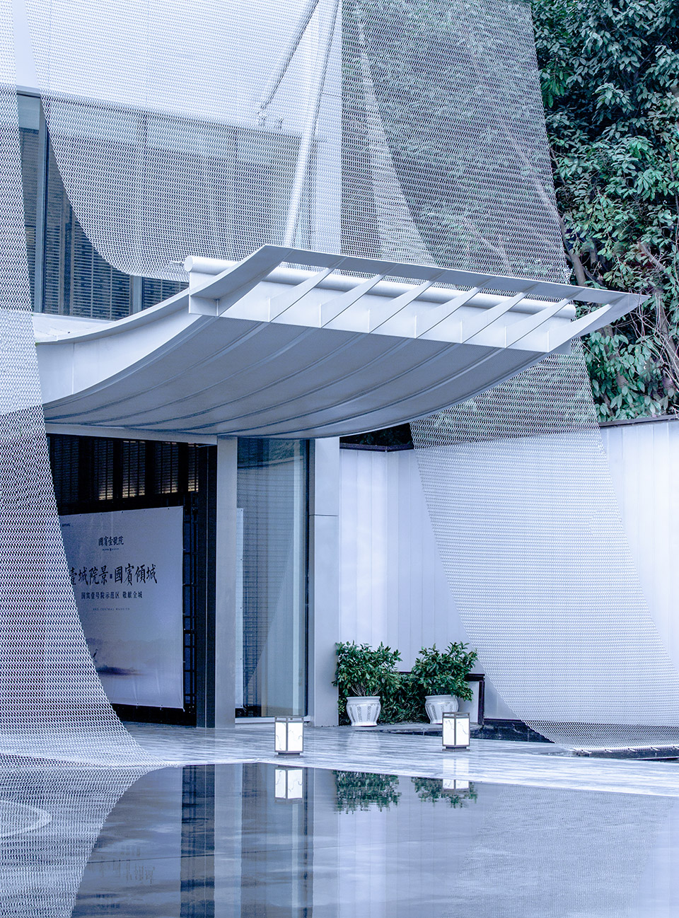 重庆融创国宾壹号院售楼处 / 事建组 易墨