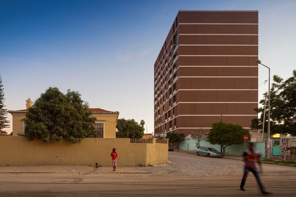 Lubango Centre by PROMONTORIO