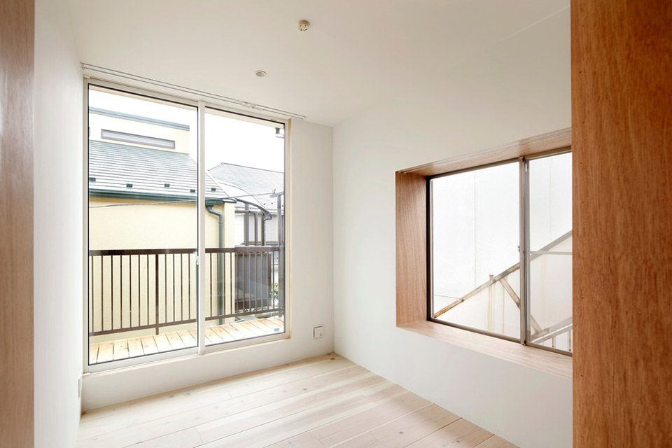 Renovation of a multi generation house by tomomi kito architect associates