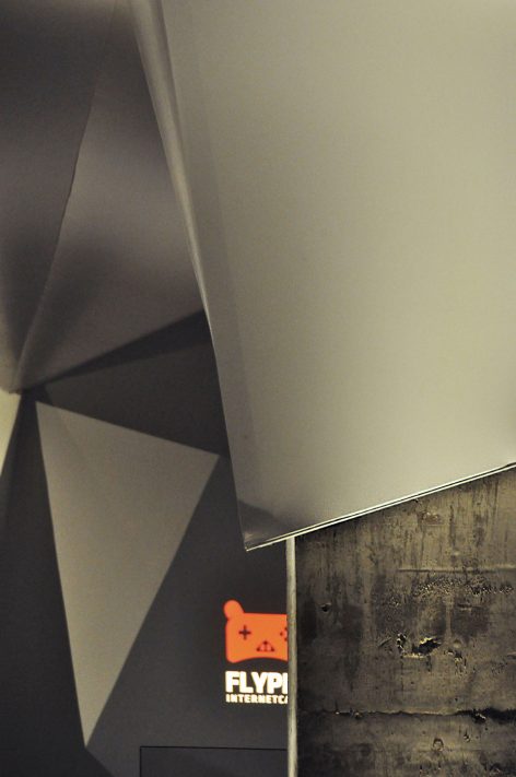 fly pig internet cafe china by lin x design studio