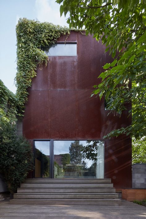 Rusty House by OK Plan Architects