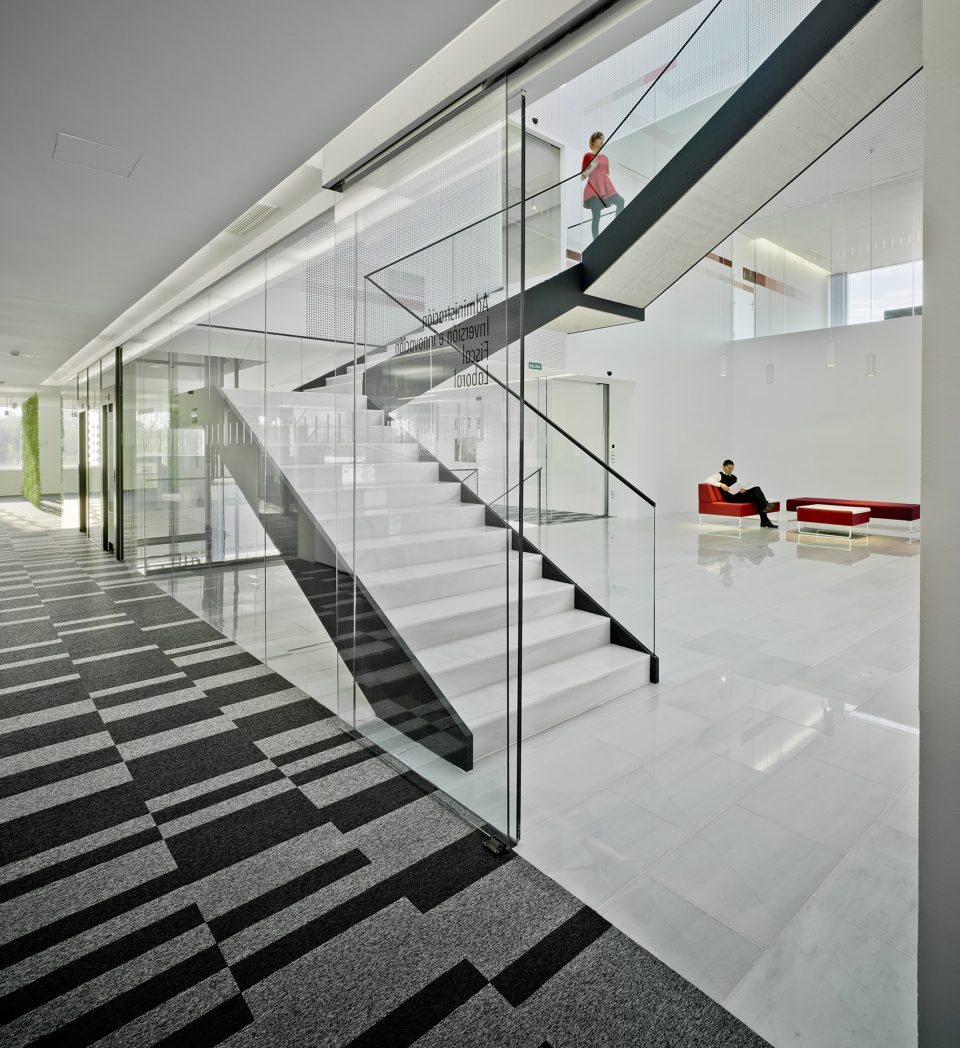 FEDA Confederation of Employers of Albacete Headquarters by COR ASOCIADOS ARQUITECTOS