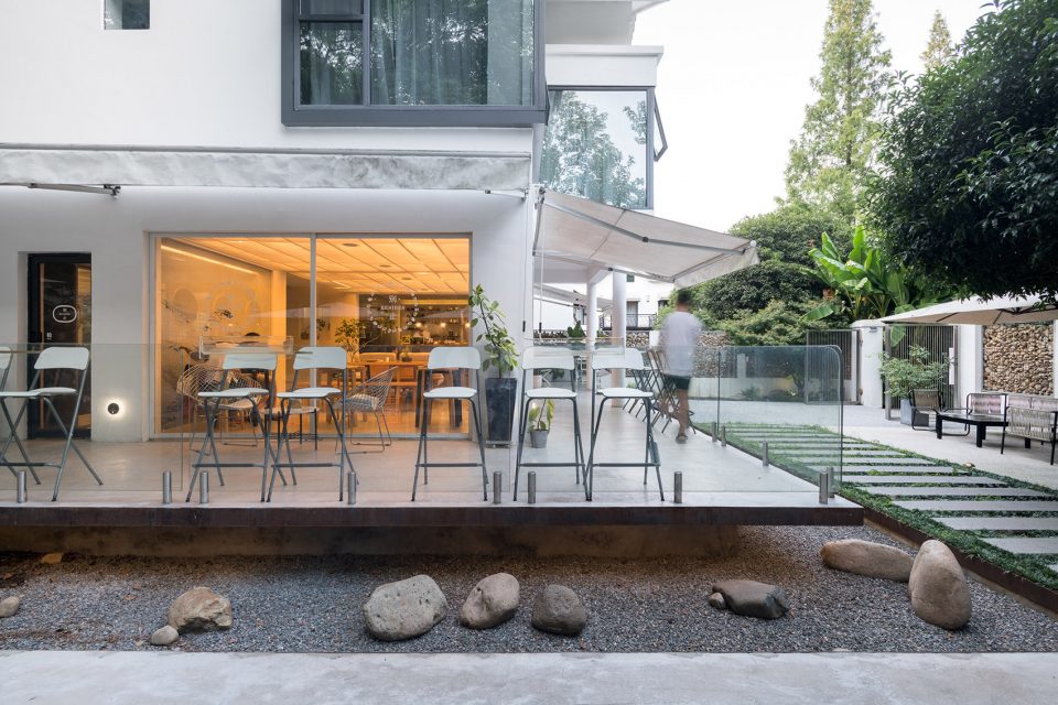 Hotel BESIDES and BLANCO China by 9 Architecture