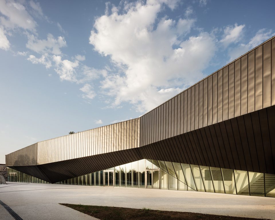 Congress Center Of Haute Saintonge by Tetrarc Architectes