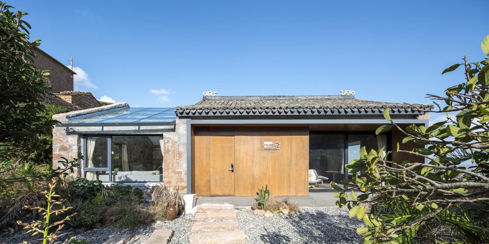 Beach House reconstruction on Zhoushan Islands China by Evolution Design