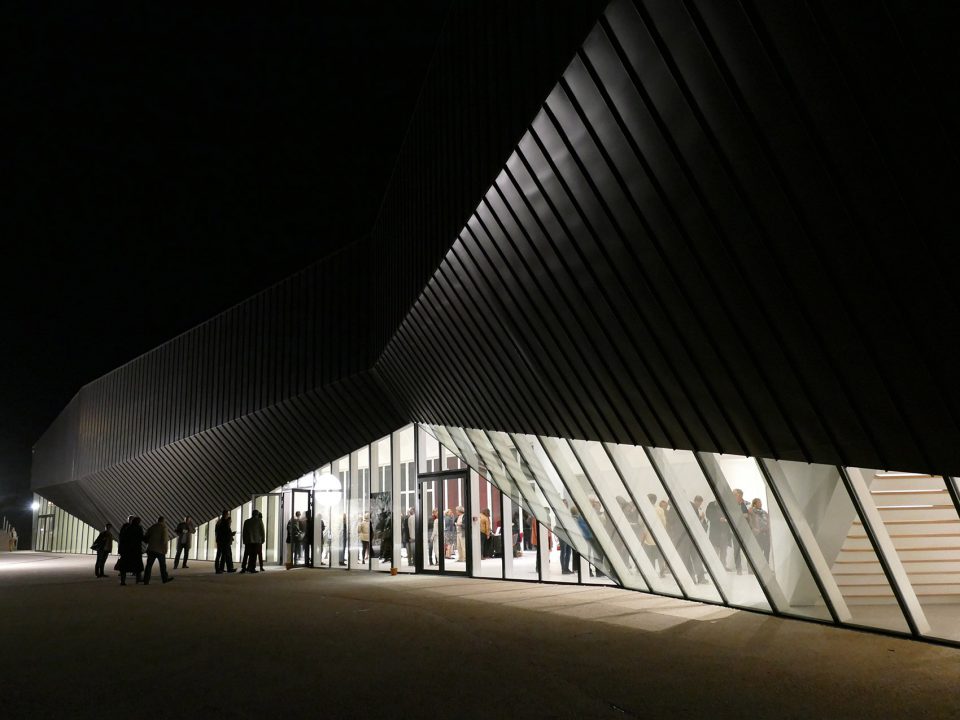 Congress Center Of Haute Saintonge by Tetrarc Architectes