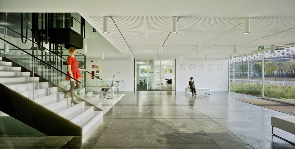FEDA Confederation of Employers of Albacete Headquarters by COR ASOCIADOS ARQUITECTOS