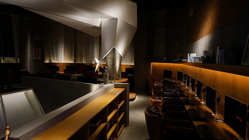 fly pig internet cafe china by lin x design studio