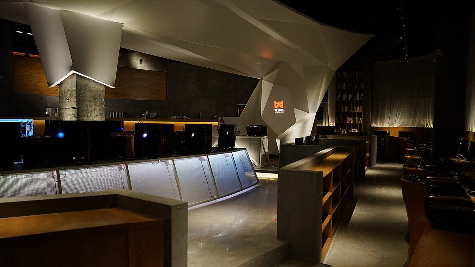 fly pig internet cafe china by lin x design studio