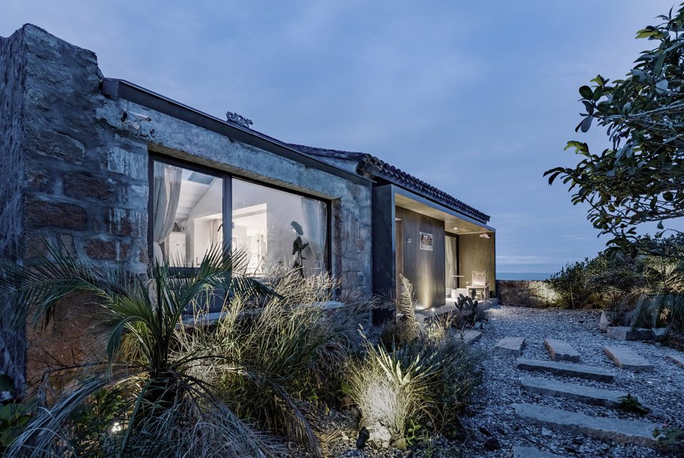 Beach House reconstruction on Zhoushan Islands China by Evolution Design