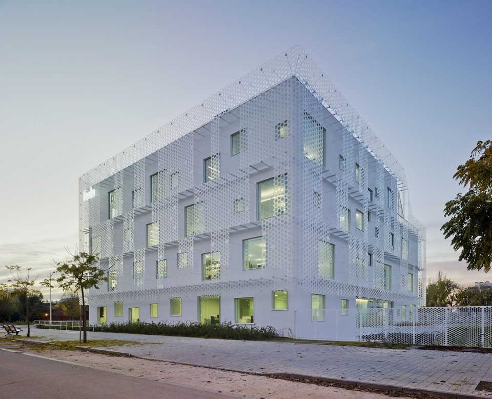 FEDA Confederation of Employers of Albacete Headquarters by COR ASOCIADOS ARQUITECTOS