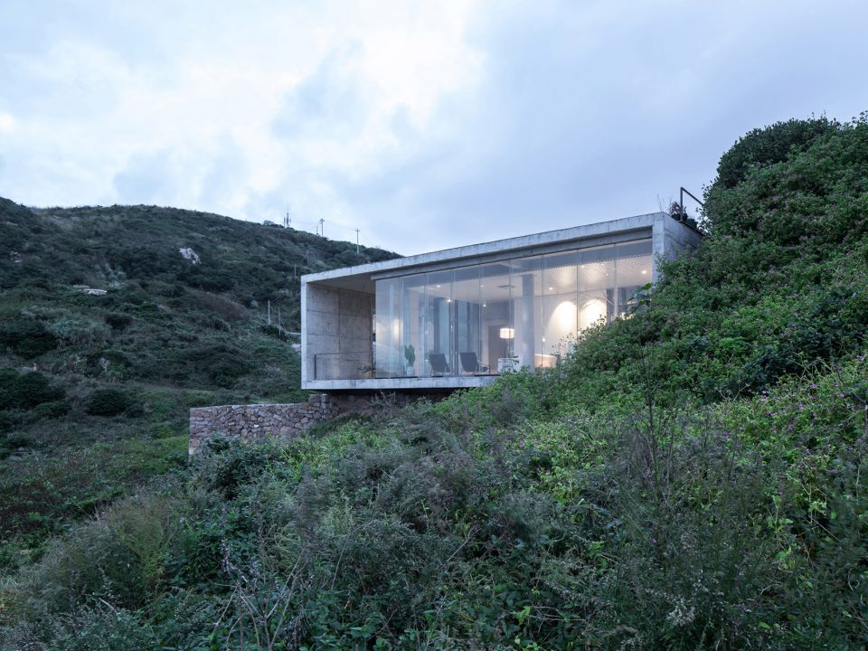 Beach House reconstruction on Zhoushan Islands China by Evolution Design