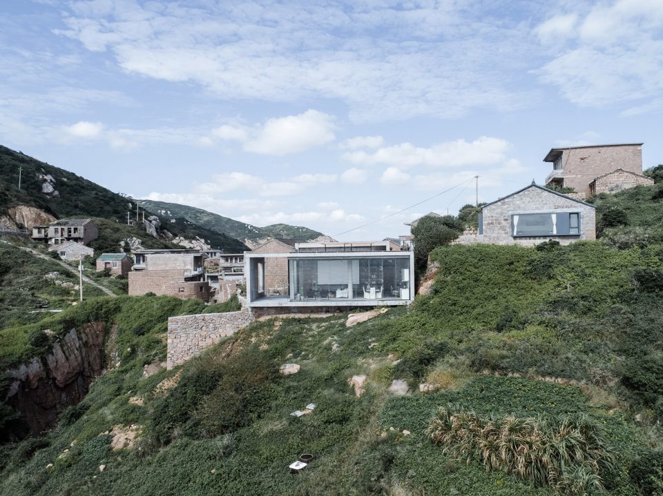 Beach House reconstruction on Zhoushan Islands China by Evolution Design