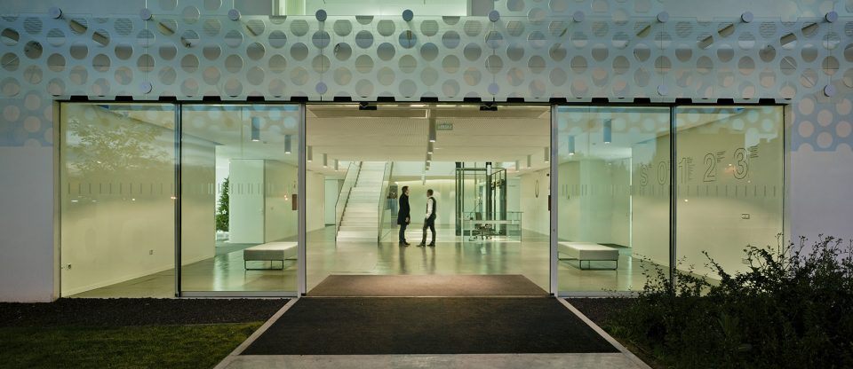 FEDA Confederation of Employers of Albacete Headquarters by COR ASOCIADOS ARQUITECTOS