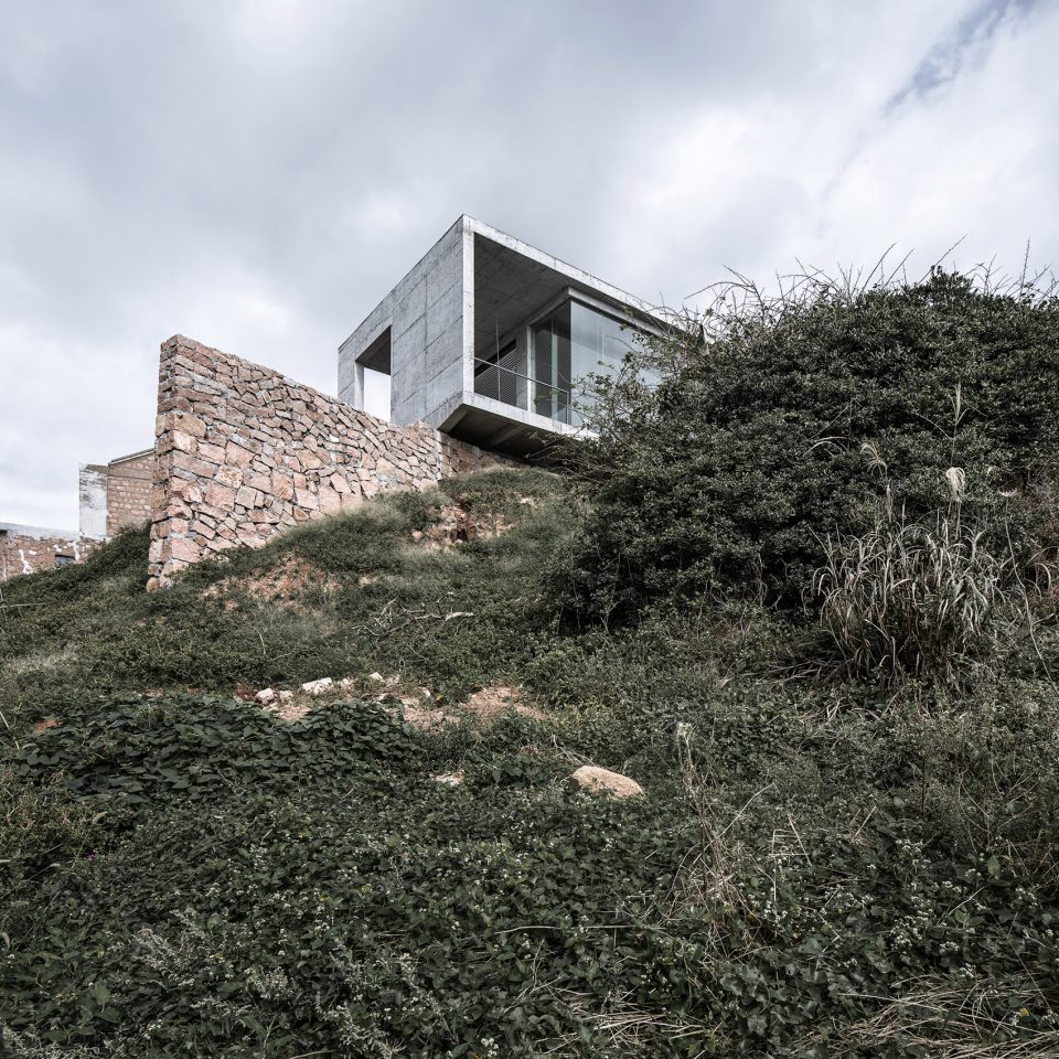Beach House reconstruction on Zhoushan Islands China by Evolution Design