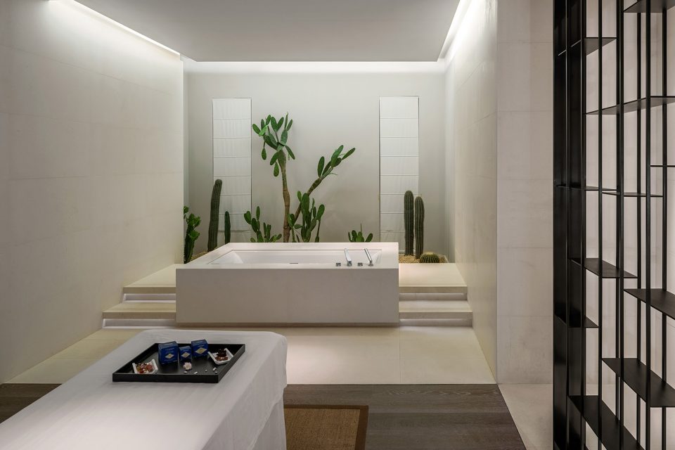Louvre Sofitel Hotel in Foshan by CCD