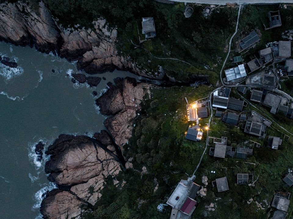 Beach House reconstruction on Zhoushan Islands China by Evolution Design
