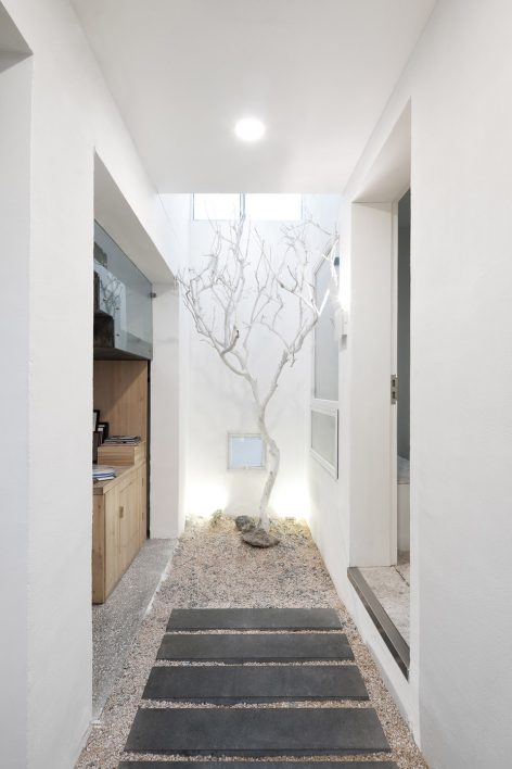 Hotel BESIDES and BLANCO China by 9 Architecture