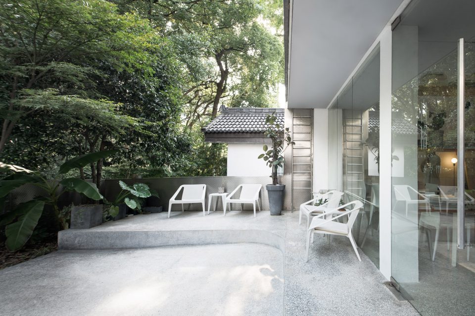 Hotel BESIDES and BLANCO China by 9 Architecture