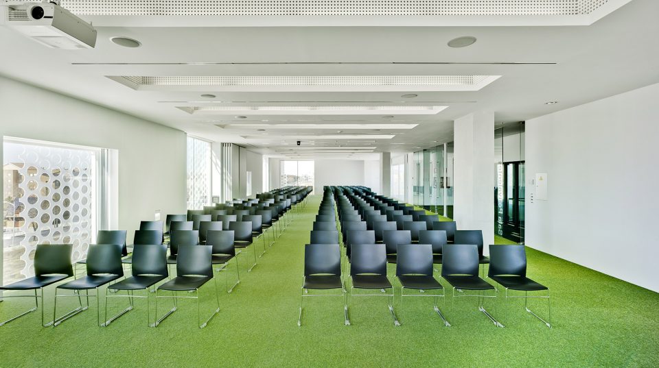 FEDA Confederation of Employers of Albacete Headquarters by COR ASOCIADOS ARQUITECTOS