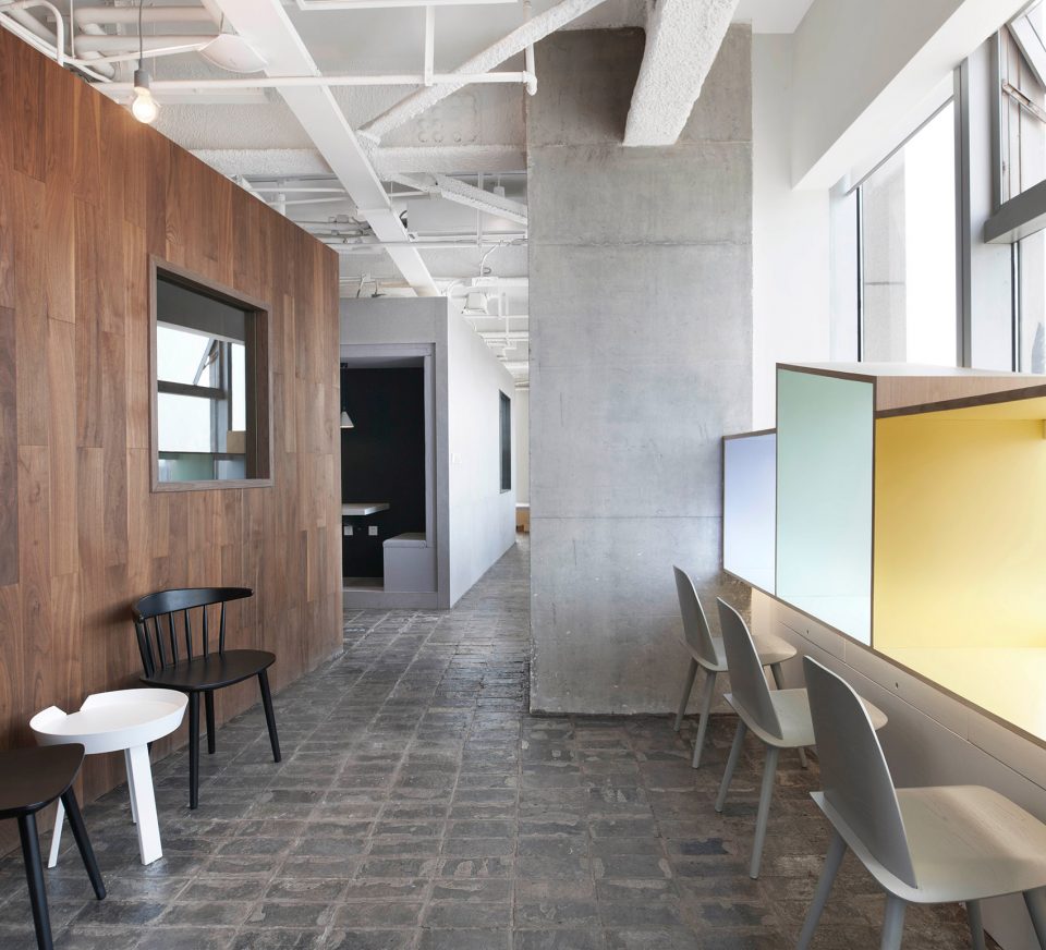 Elite English Training School by B.L.U.E. Architecture Studio