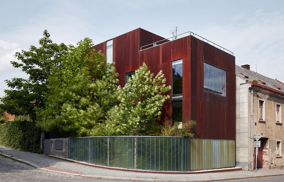 “生锈住宅”，捷克 / OK Plan Architects