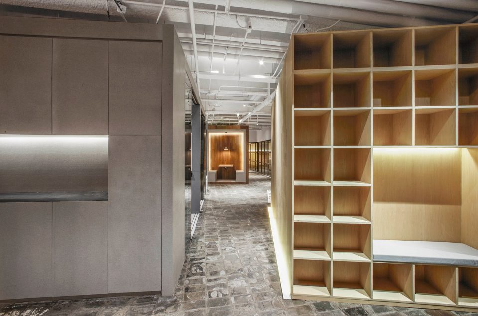 Elite English Training School by B.L.U.E. Architecture Studio