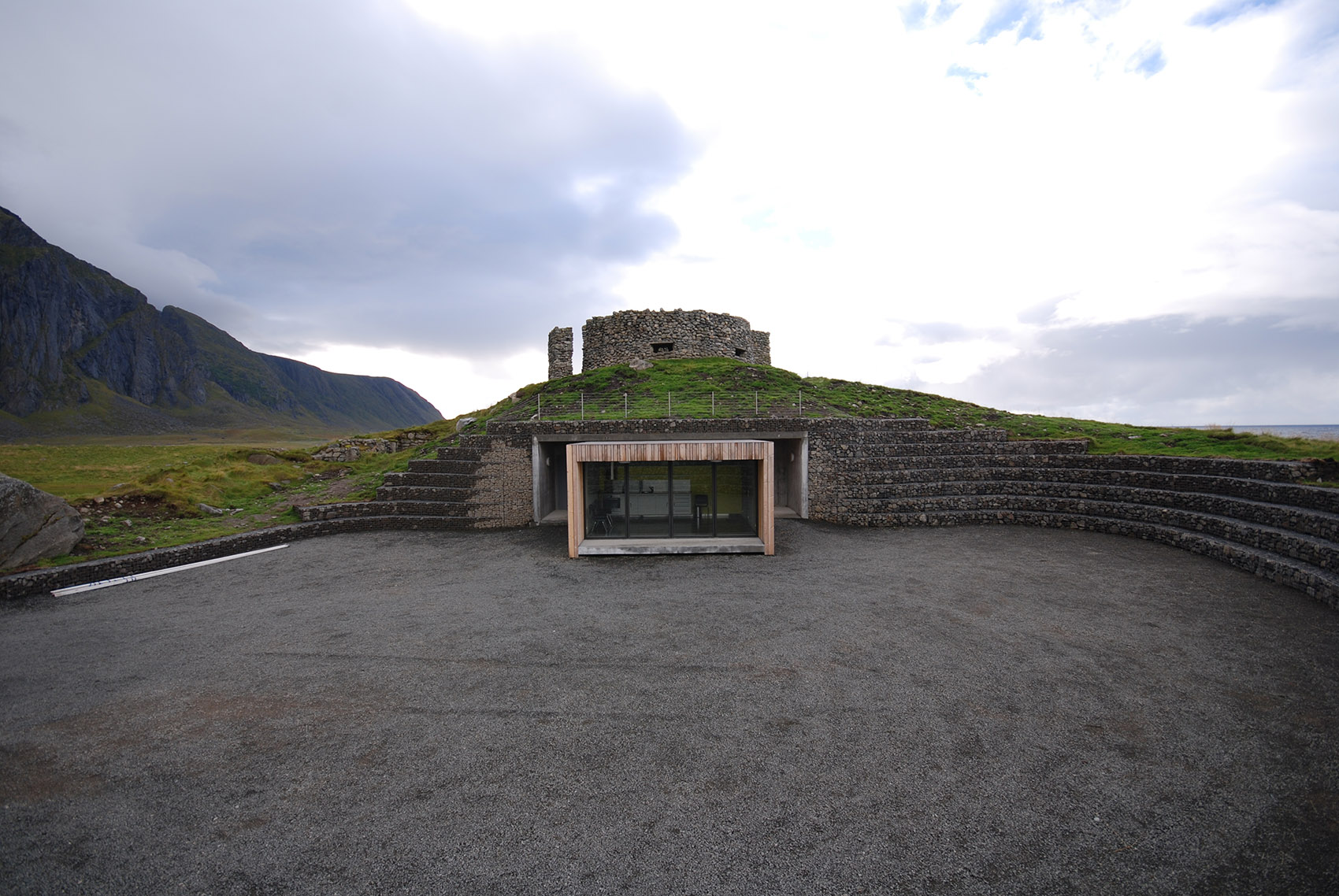 eggum-walk-heimredalsvatnet-lake-lofoten-island-walks-norway-walks