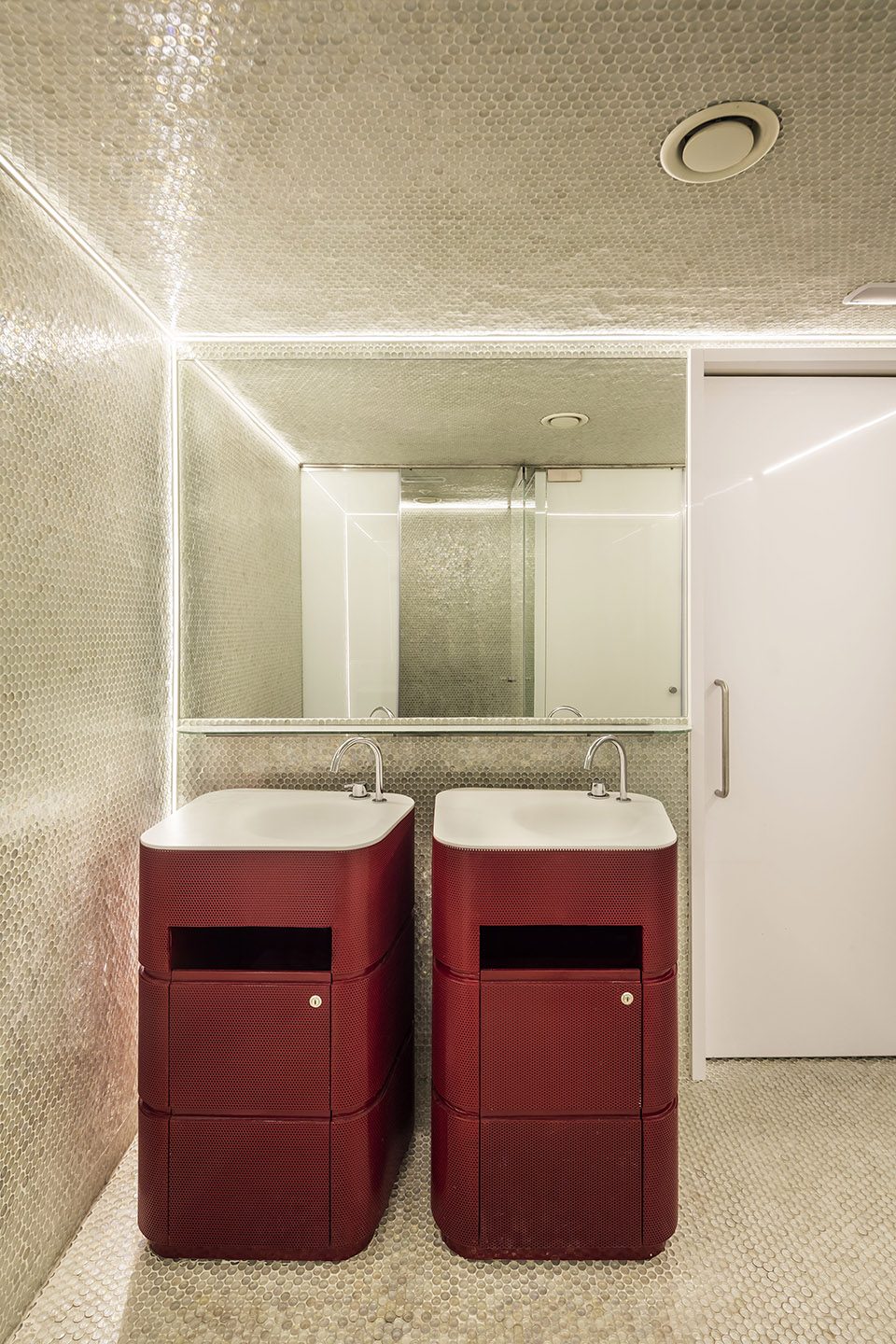 toilet restaurant－EL EQUIPO CREATIVO
