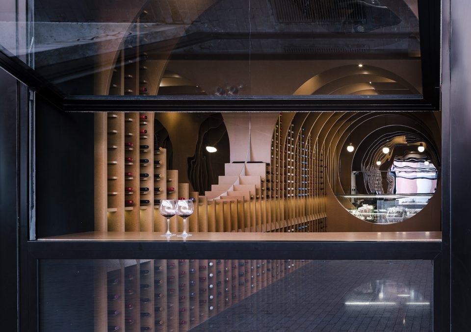 VinosViandas Wine shop by ZOOCO ESTUDIO