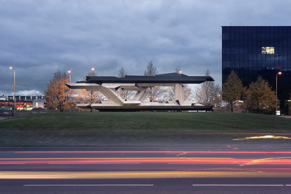 An experimental plywood pavillon by Gilles Retsin Architecture