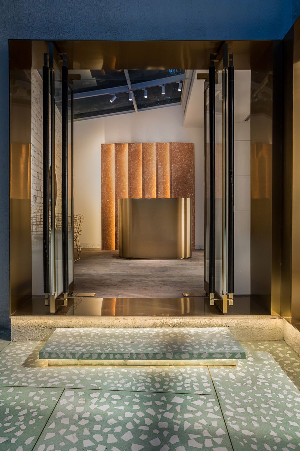 MY DREAM WEDDING Boutique flagship by NONG STUDIO