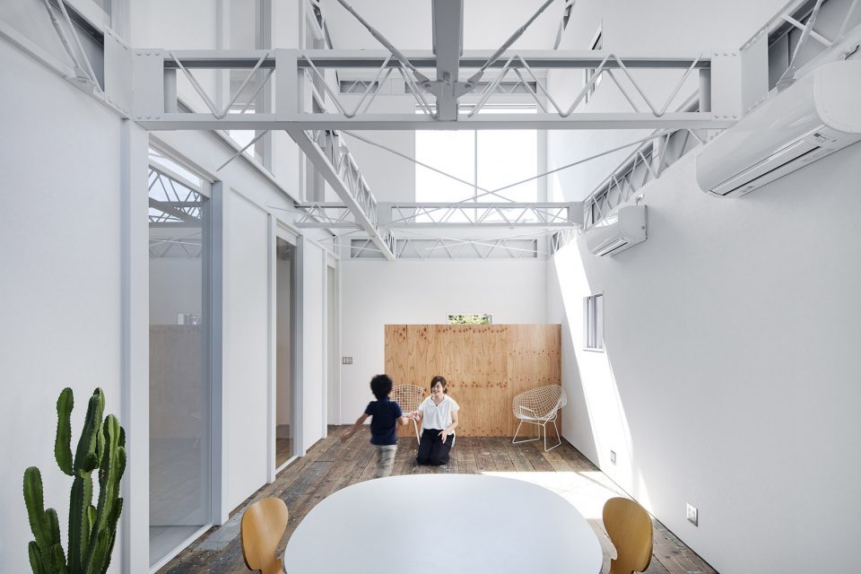 Renovation in Shizuoka by Shuhei Goto Architects