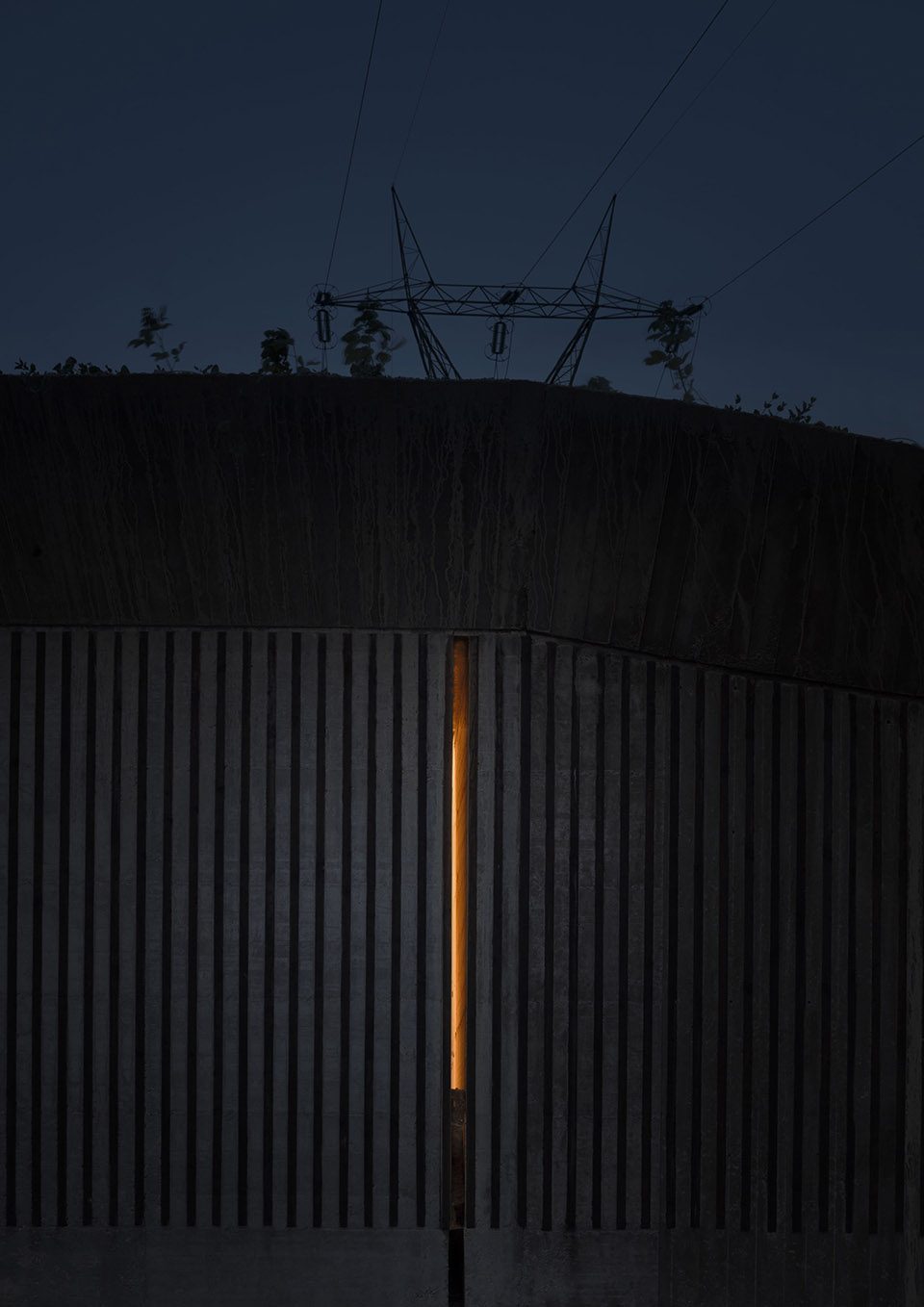 Agricultural machinery depot by deamicisarchitetti